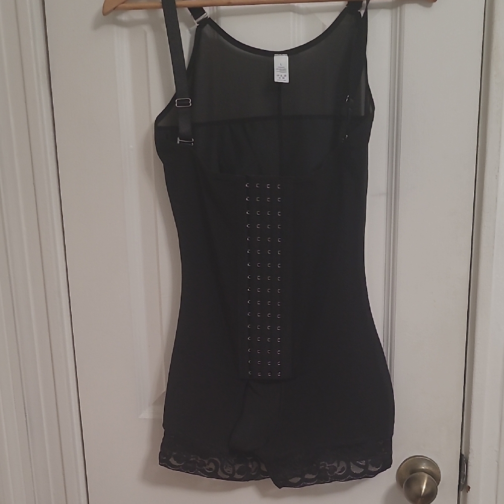 Black Women's NWOT Shapewear Bodysuit